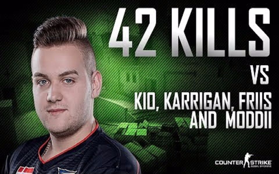 LPL前英文流解说Kitty晒照：昨晚二路直播的look～